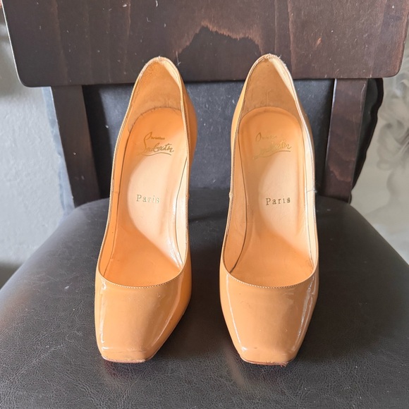 Christian Louis Vuitton nude size 37 - Picture 1 of 6